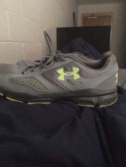 Under armour running/ training shoes