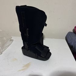 Donjoy Maxtrax Air Ankle Walker Size M