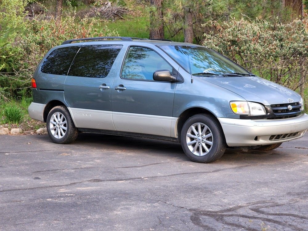 2000 Toyota Sienna