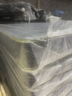 Queen Mattress Set