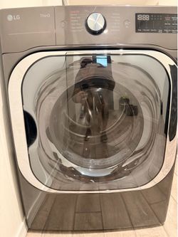 LG 9.0 cu ft Gas Dryer DLGX8901B – Black Steel, Wi‑Fi, TurboSteam