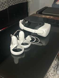 Oculus Quest 2 + controllers + charger + batteries