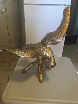 Agila de bronse grande muy bonita 24 pulgadas de largo y 22 pulgadas altura obo