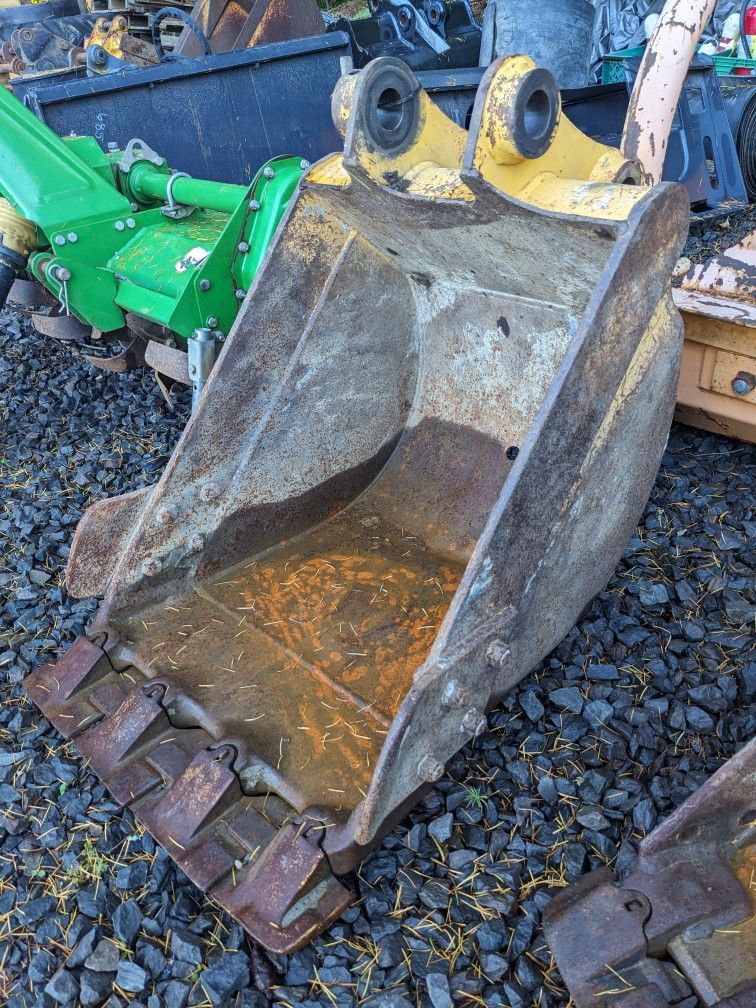 20" Excavator Bucket