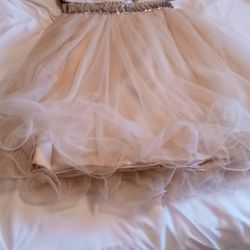 Beutiful Short Skirt & Top. Quince Outfit .