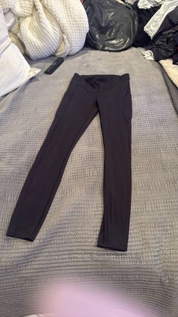 Women’s Lululemon black running leggings size 6