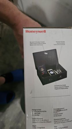 Honeywell steel lockbox