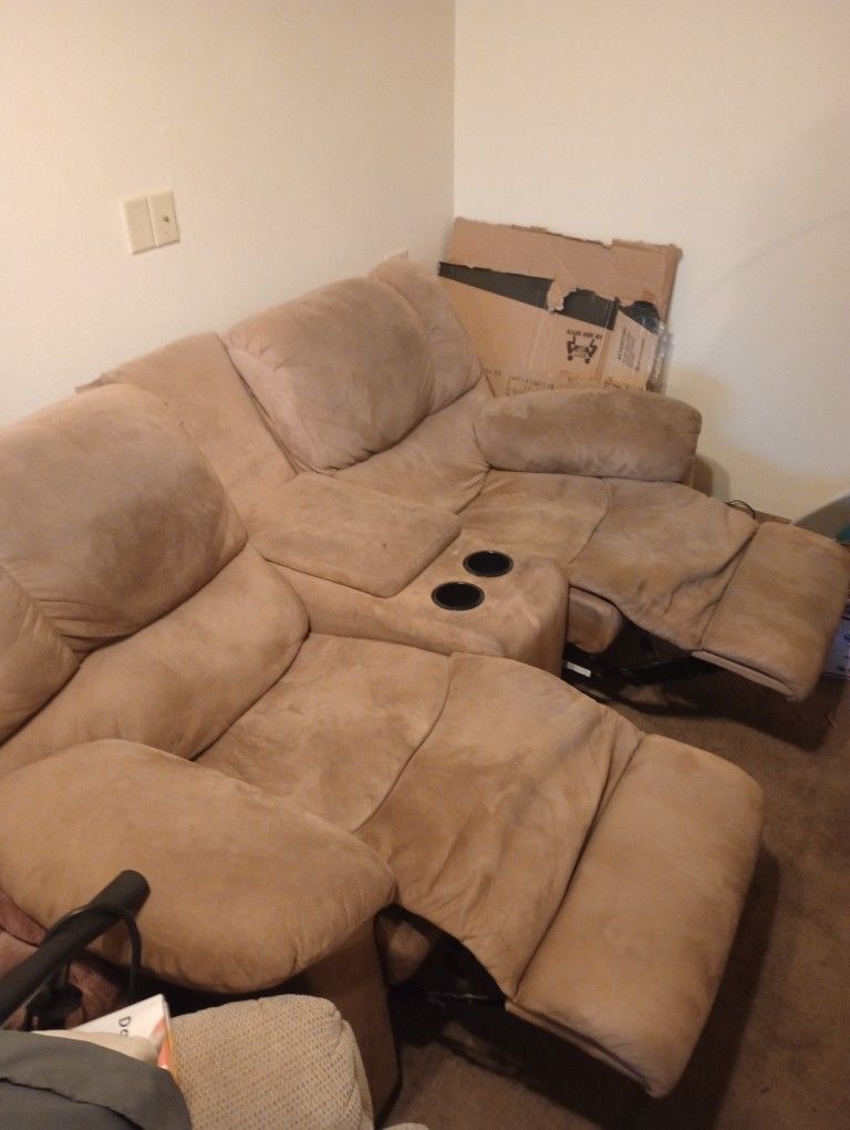 2 Person Lean Couch Center Console