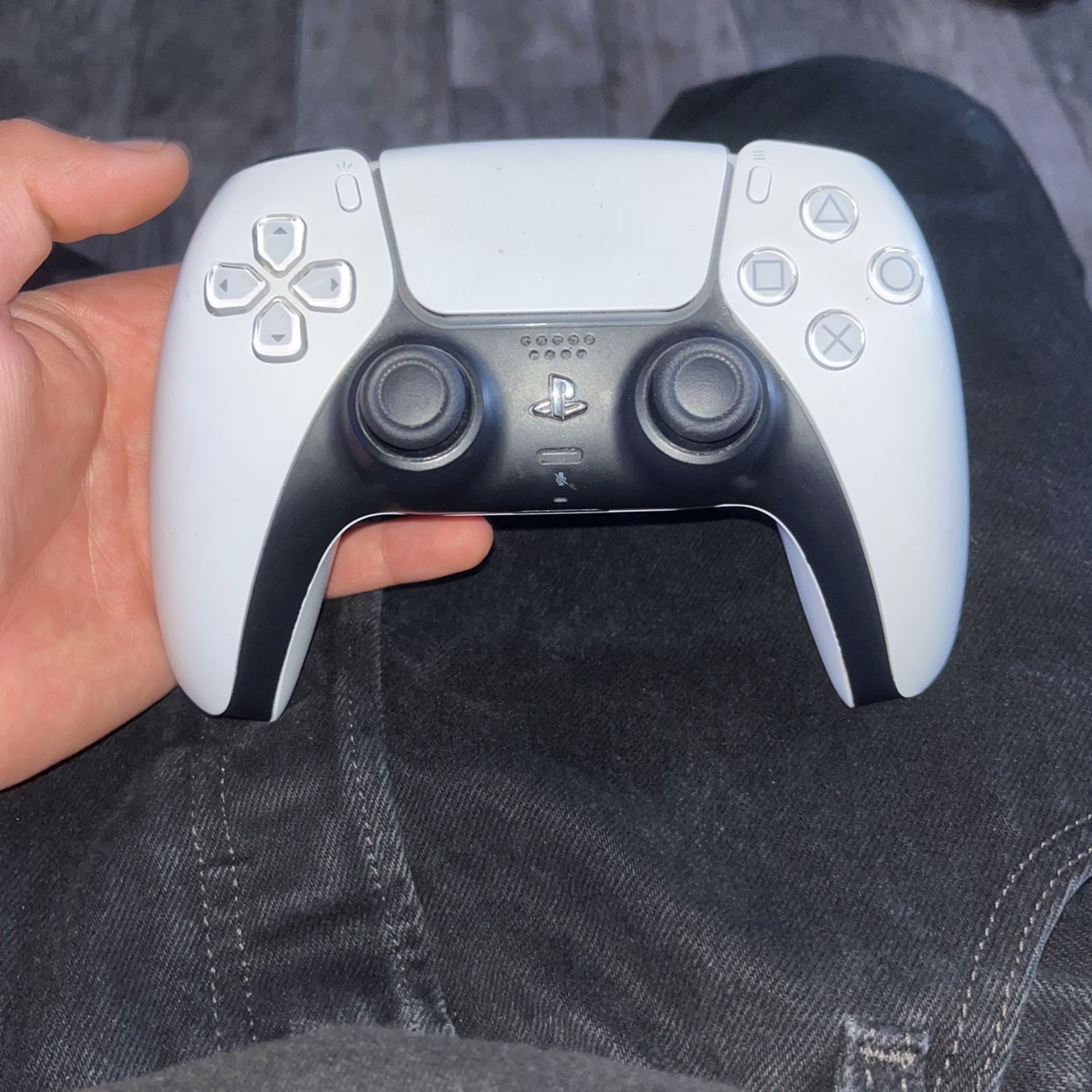 PS5 CONTROLLER