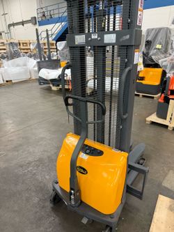 Semi-electric Stackers Load Capacity 2200lbs