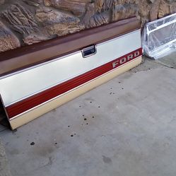85-86 Ford Trucks Ranger Lariat Tailgate Part 