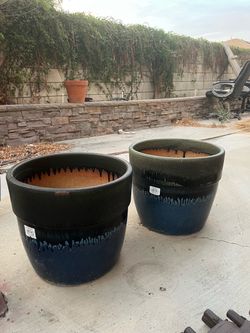 2-pack 15 inch talll  and 17 inch wide ceramic pot with drainage holes Total capacity 20 pounds