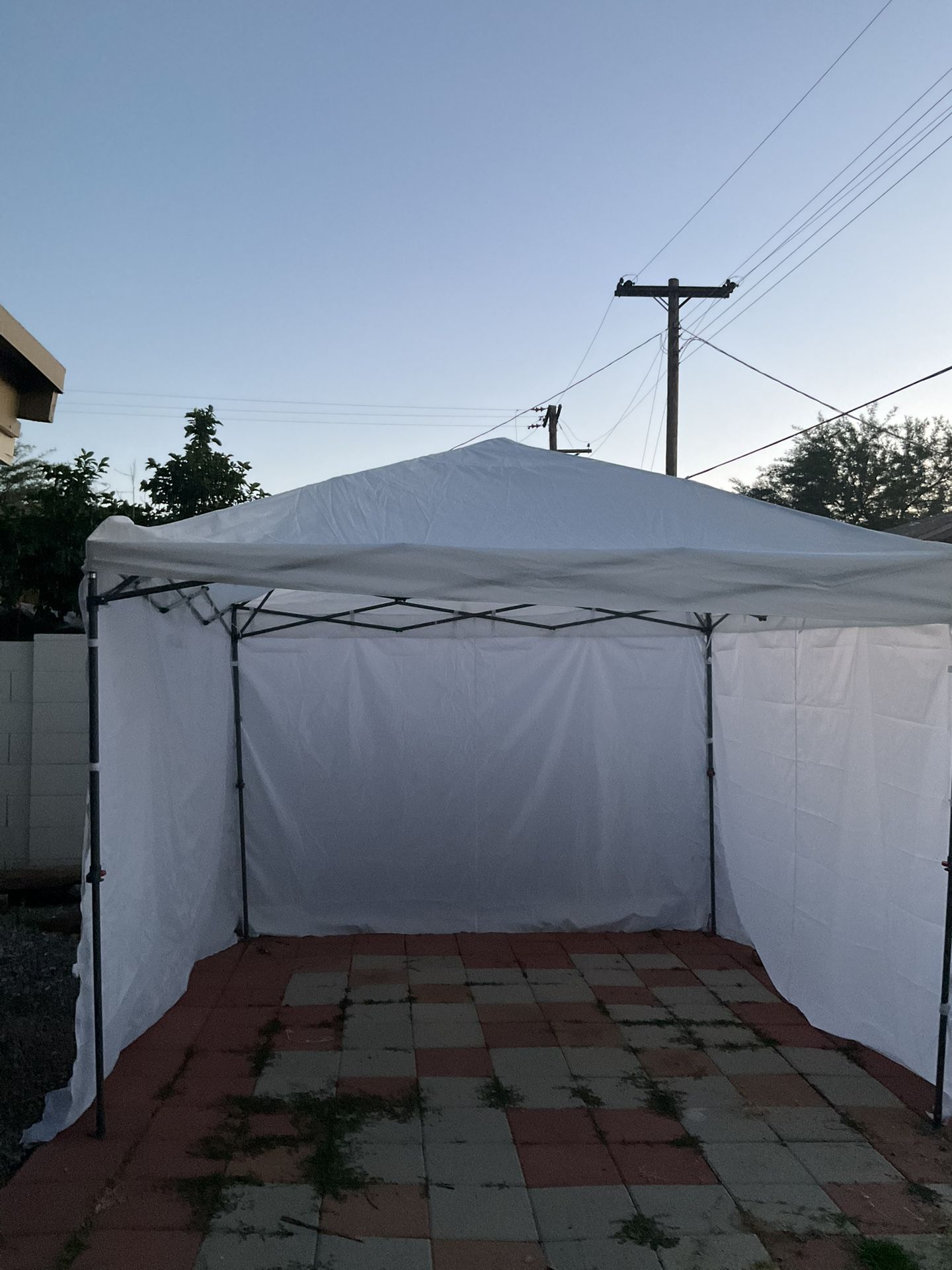 10ft Canopy, 4 Walls, 2 Roofs. 2Tables 