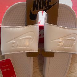 Nike Women’s Benassi JDI slides