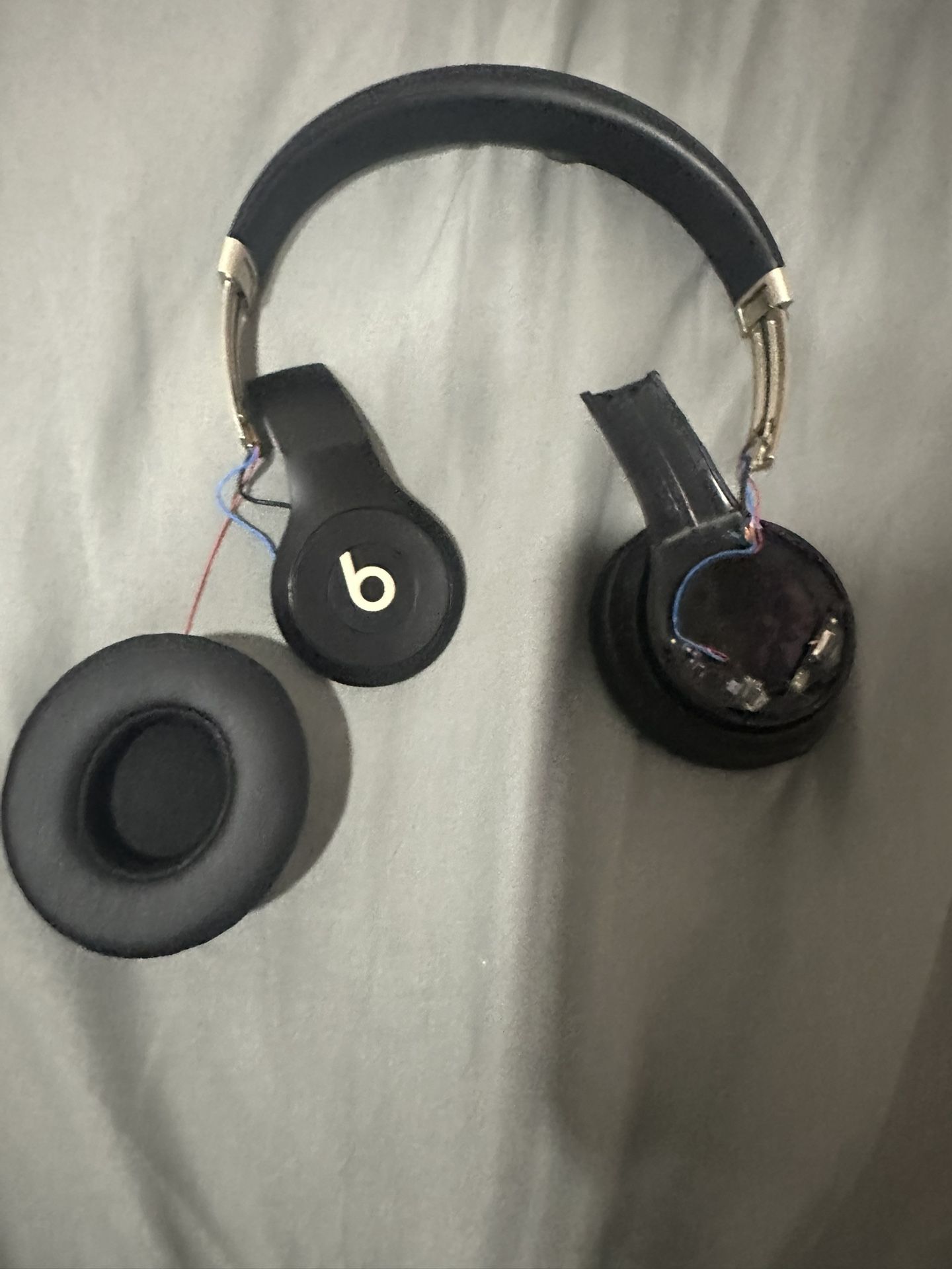 Fully Broken Beats Gold And Black