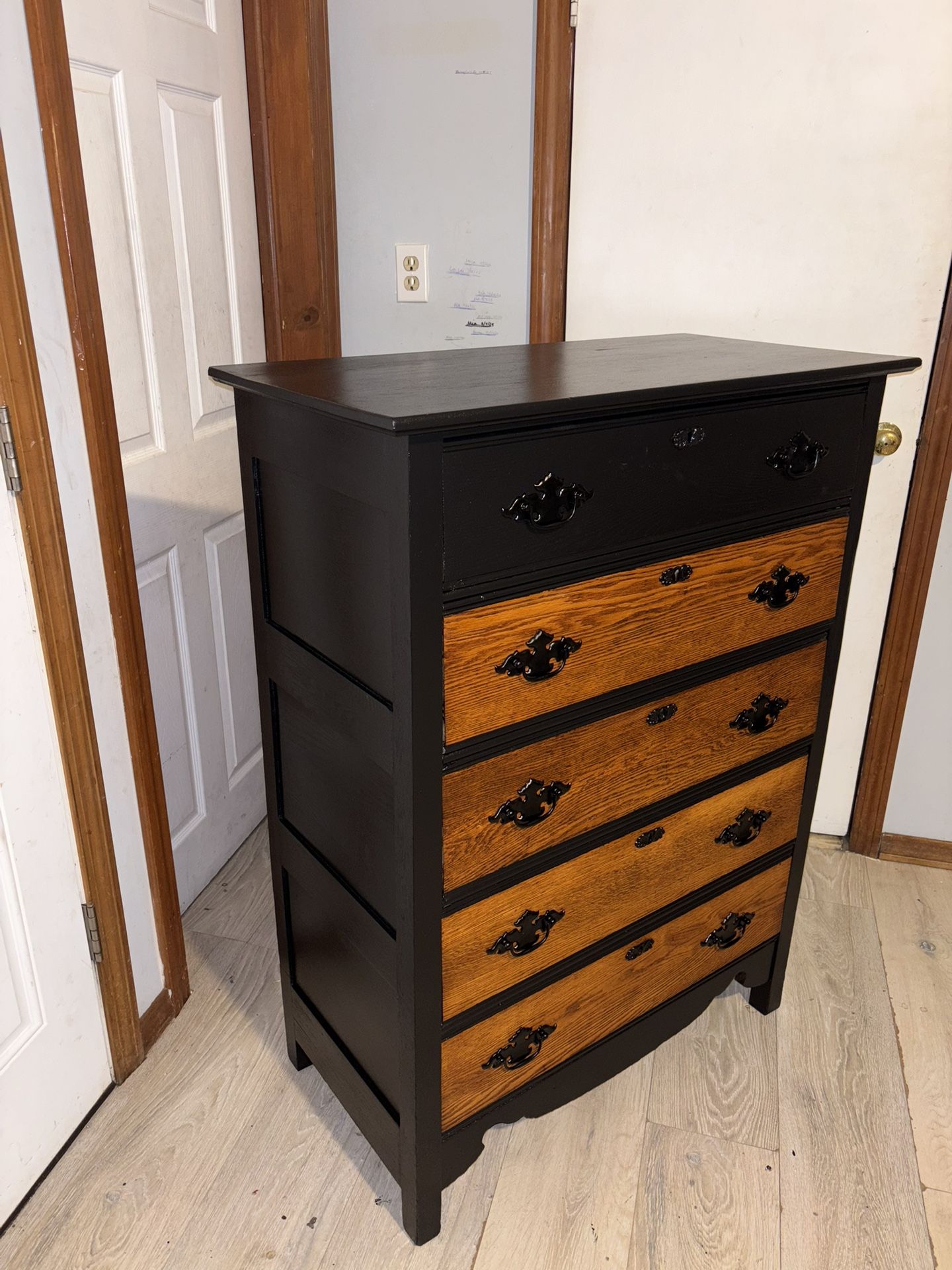 Beautiful 5 Drawer Dresser