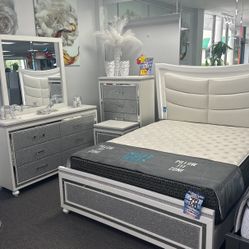 Modern 5pc Bedroom Furniture Set Available Limited Time $999