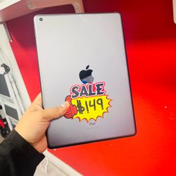 iPad 7th gen 32 gb unlocked WiFi