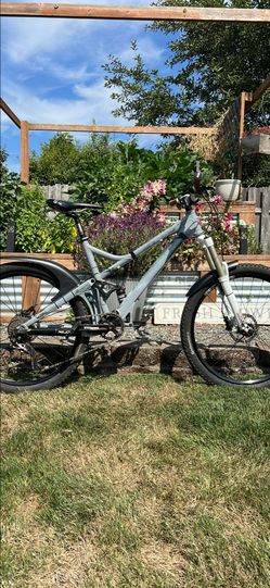 Giant Reign 2 Full Suspension Mtb