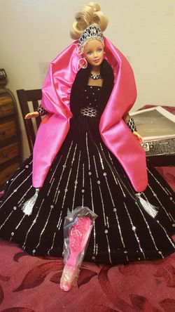 Beautiful new barbie with brush. stand.13 firm