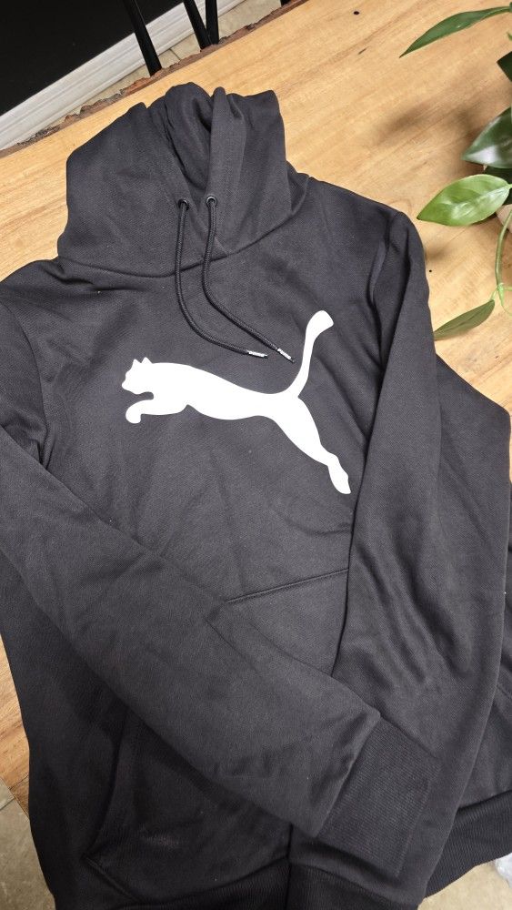 Womans Puma Sweater Size M