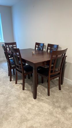 6-Piece Dining Room Table & 6 Chairs – Solid Wood