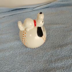 Vintage 1968 Snoopy Baseball Bank