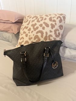 Michael Kors MK Signature Tote Bag