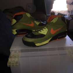 Mens Nike Air Maxes Olive Green Size 13 