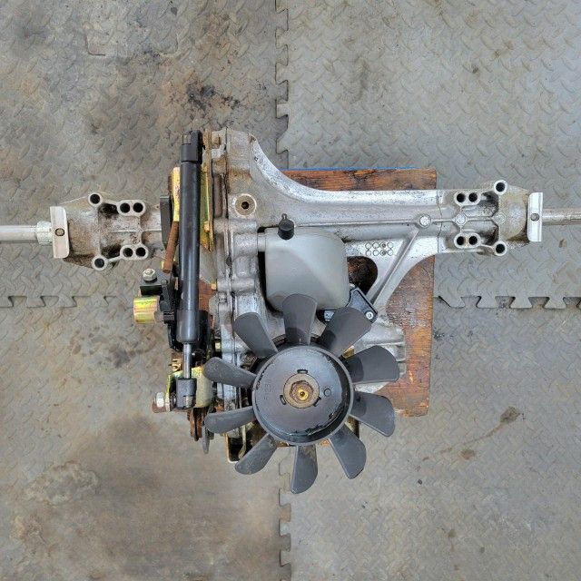 Lawn tractor Transaxle