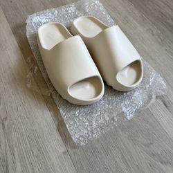 Yeezy Slides 