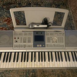 Yamaha PSR-K1 Keyboard Entertainment Station With Mic