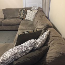 Spacious Clean Sectional Couch