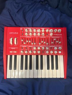 Arturia Minibrute Red