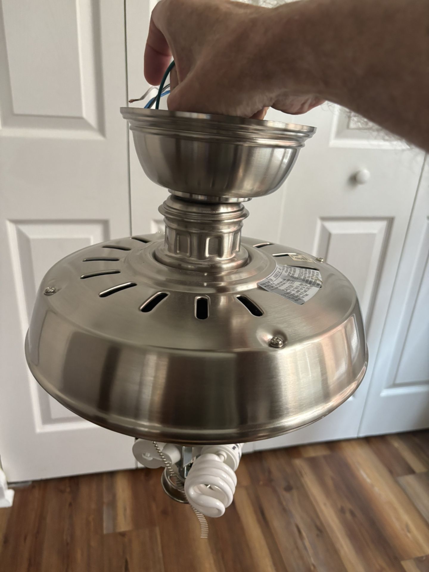 Hampton Bay Ceiling Fan With Light