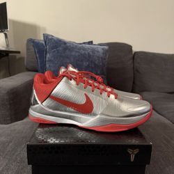 Size 11- Kobe 5 Protro Caitlin Clark Rookie of the Year 