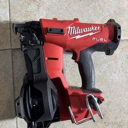 Milwaukee M18 FUEL 18-Volt Lithium-Ion Brushless Cordless Coil Roofing Nailer (Tool Only)