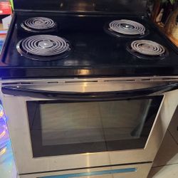 Fridgedaire Stove