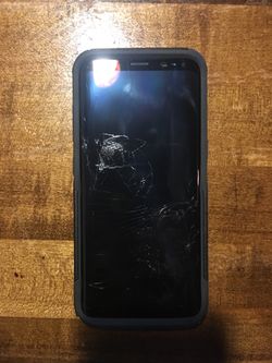 Black Galaxy S8 64 GB with OtterBox Case (Badly cracked screen with splotch)