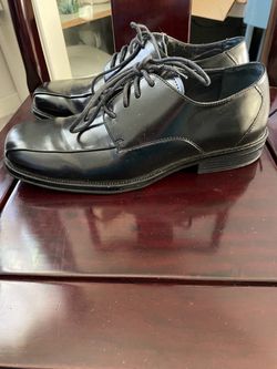 Dress shoes