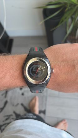 Gucci sync rubber watch