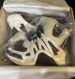 LV TRAINER SNEAKER 390 N SHOES