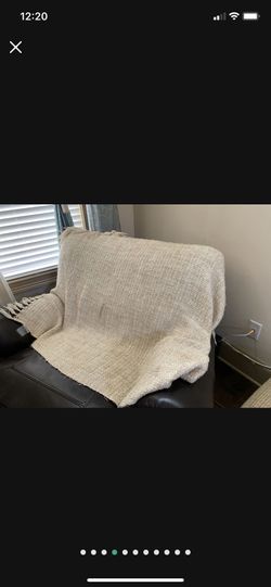 Bench +1 Blanket+all Pillows