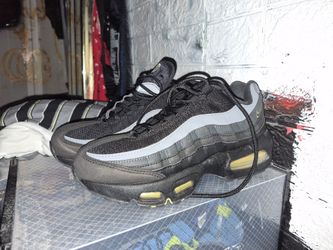 Nike Air Max 95 Black Yellow Sneakers