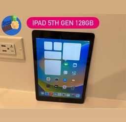 Apple iPad 32GB Wi-Fi + Smart Cover | Good Condition