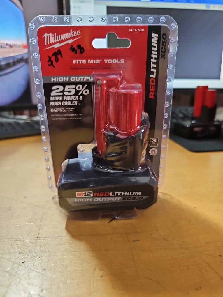 Milwaukee
M12 12-Volt Lithium-Ion XC High Output 5.0 Ah Battery Pack