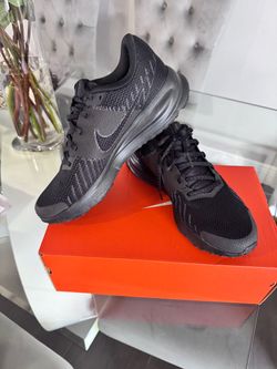 Nike Black Run Defy