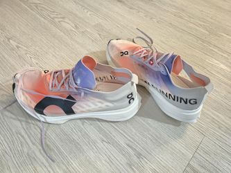 On cloud Women's shoes size 9