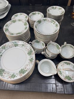 Vintage 1950’s Noritake Daphne fine china dinnerware full set