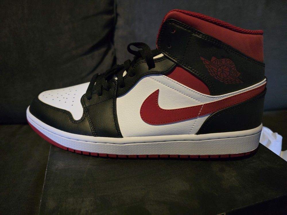 Jordan 1 Mids Size 12 Brand New Nike 
